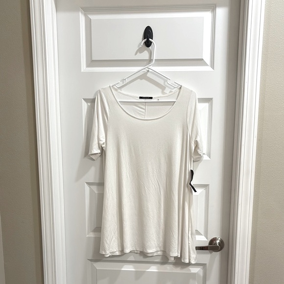 ✨NWT~Tahari Tunic Top✨ - Picture 1 of 5